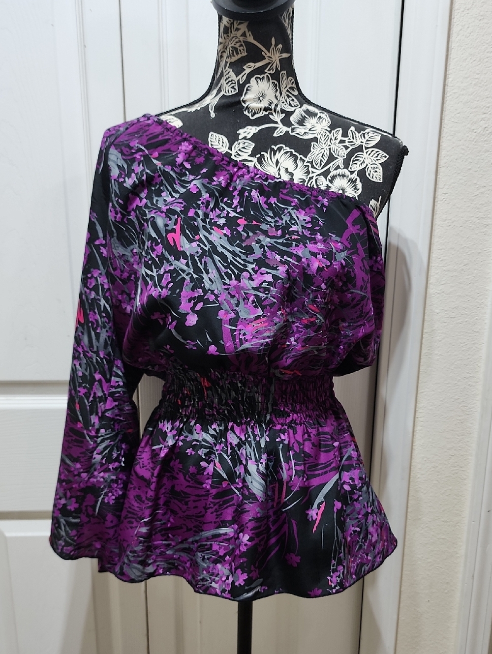 One-Shoulder Smocked Waist Women’s Top in Purple Print S/M